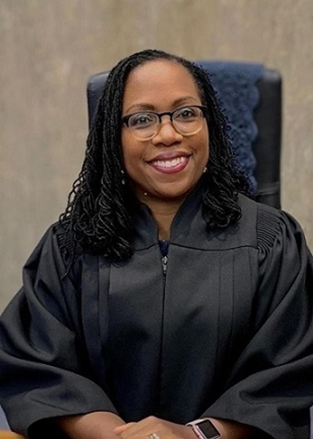 Senate Confirms Ketanji Brown Jackson as First Black Woman to Serve on U.S.  Supreme Court